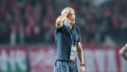 国安官方：塞蒂恩不再担任球队主教练 董事会接受其辞呈