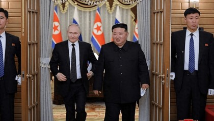 金正恩出席中国阅兵，朝媒罕见连发三页报道！