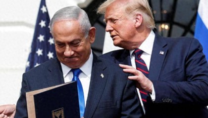 哈马斯最后一刻签字投降，加沙民众涌上街头庆祝，以色列真会信守承诺？