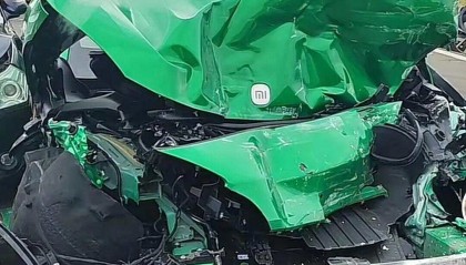 小米YU7提车3天，被失控水泥罐车迎头顶撞，车主：车已报废 感觉逃过一劫