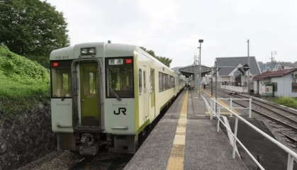 日本一火车车顶现男尸，面部朝下后脑勺流血，行驶一天后才被发现