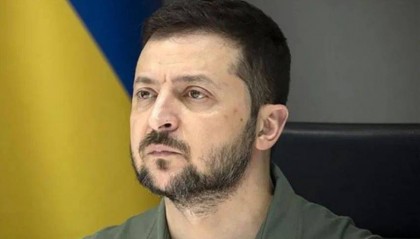 泽连斯基府邸被包围，俄乌打了3年，乌克兰人现在才明白：最大的敌人不是俄罗斯，也不是美国