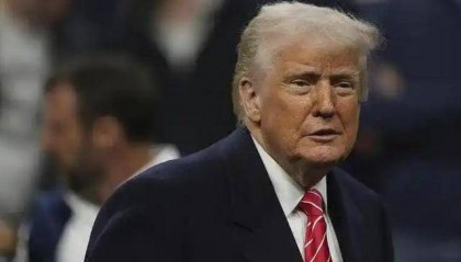 特朗普刚服软，欧洲风向就变了：两大巨头将踏上访华行程