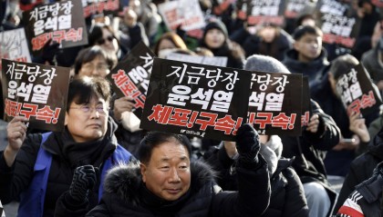 法学博士：韩国抓总统没抓到暴露司法体系矛盾，将推动相关改革