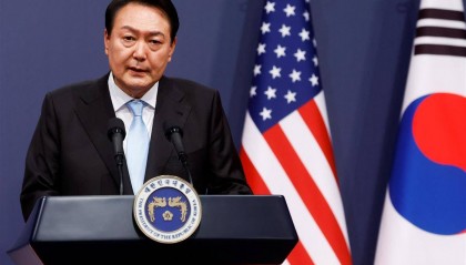 为和特朗普搞好关系，尹锡悦恶补高尔夫，时隔8年再次拾起球杆