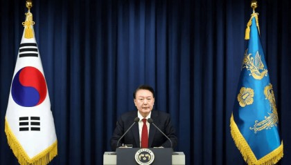 最新！外媒：韩国最大工会发起“无限期罢工”，呼吁尹锡悦以煽动“内乱罪”辞职