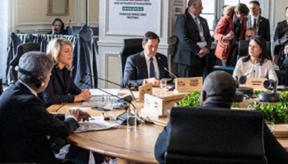 台海震撼一幕出现，美国一声令下，“大鱼”全部冒头，中方1挡30？