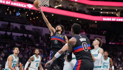 三球25+8CC空砍三双 米勒补篮绝杀黄蜂胜活塞