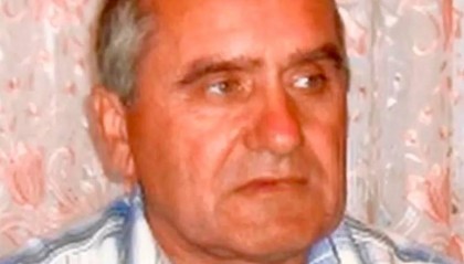 俄罗斯一石矿发现满口金牙男尸，疑为百人连环杀手，警方正鉴定