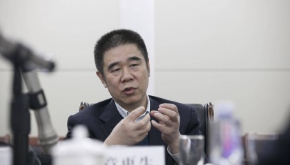 违规发放贷款造成特别重大损失，建设银行原副行长章更生被提起公诉