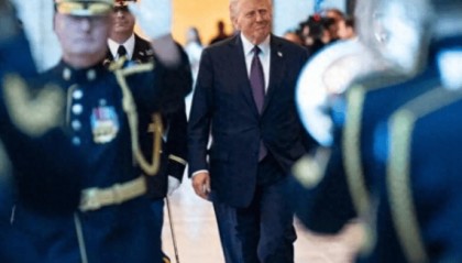 历史再次重演！特朗普通告全球：已授权中情局在委内瑞拉开展行动，美军特遣队已就位，局势一触即发