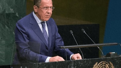 特朗普话音刚落，拉夫罗夫通告全球：敢击落俄战机，一切后果自负！