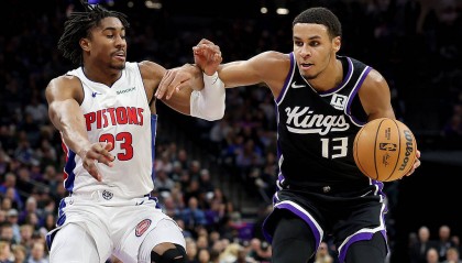 坎宁安33+10穆雷11+12 活塞114-113绝杀国王