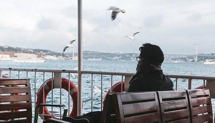 兑吧(01753.HK)年度扭亏为盈 净利3045万人民币不派息