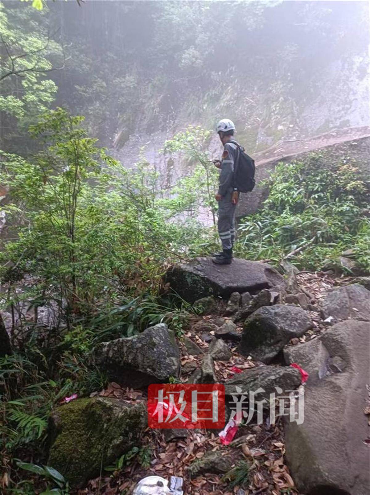 8岁男童失踪搜救现场夜间温度不到10℃，有救援人员半天走4万步
