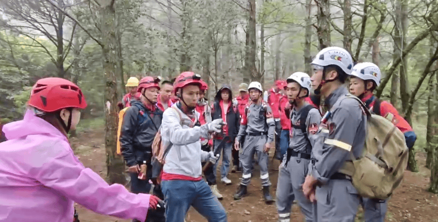 8岁男孩失联超90小时，福建及国内多支救援队齐聚石谷解！正以目击者线索形成搜救圈