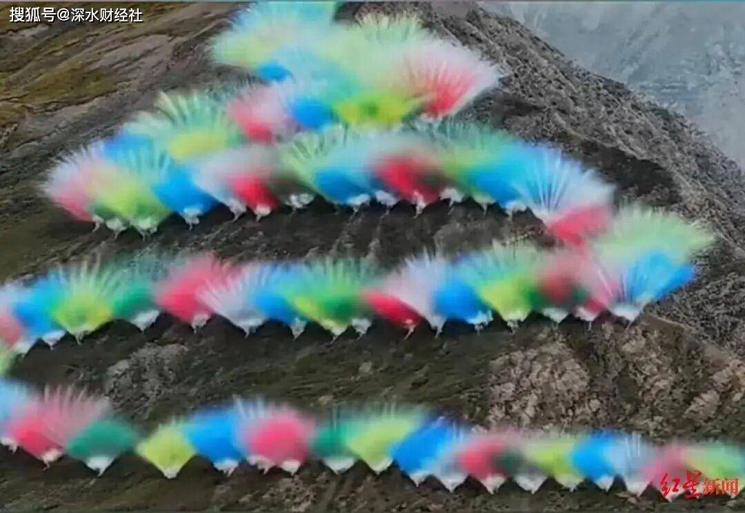 “炸走”安踏125亿，始祖鸟为何在青藏高原放烟花？