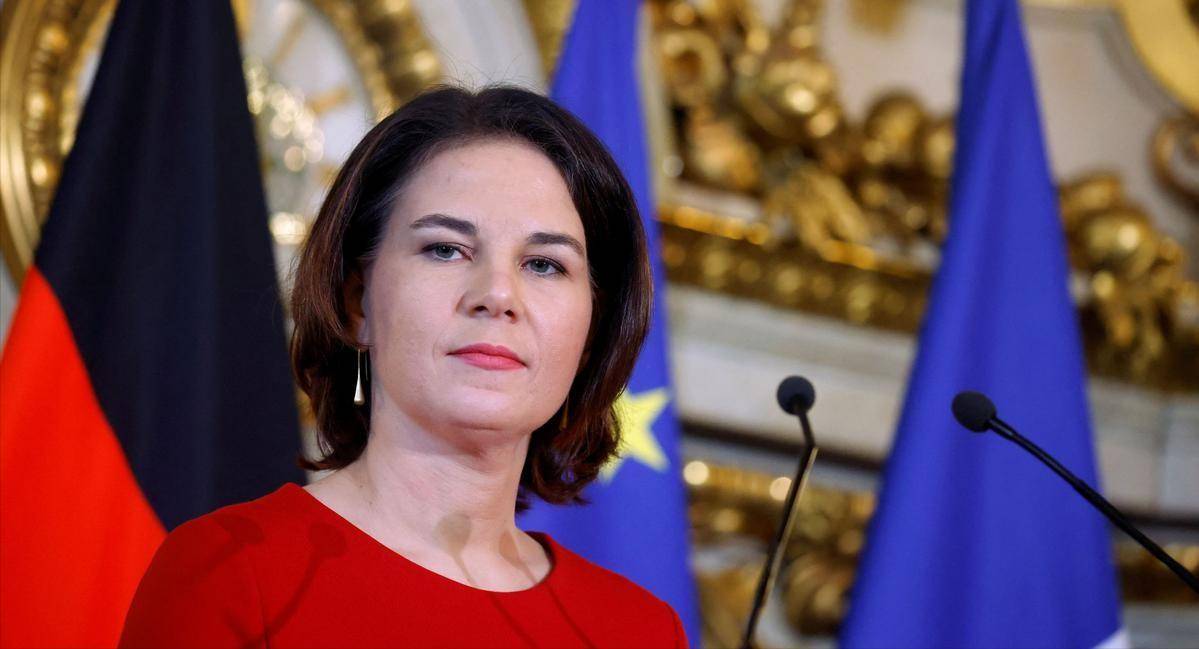 曾经对华强硬的鹰派，如今转身一变成联大主席，对着全世界冷嘲热讽