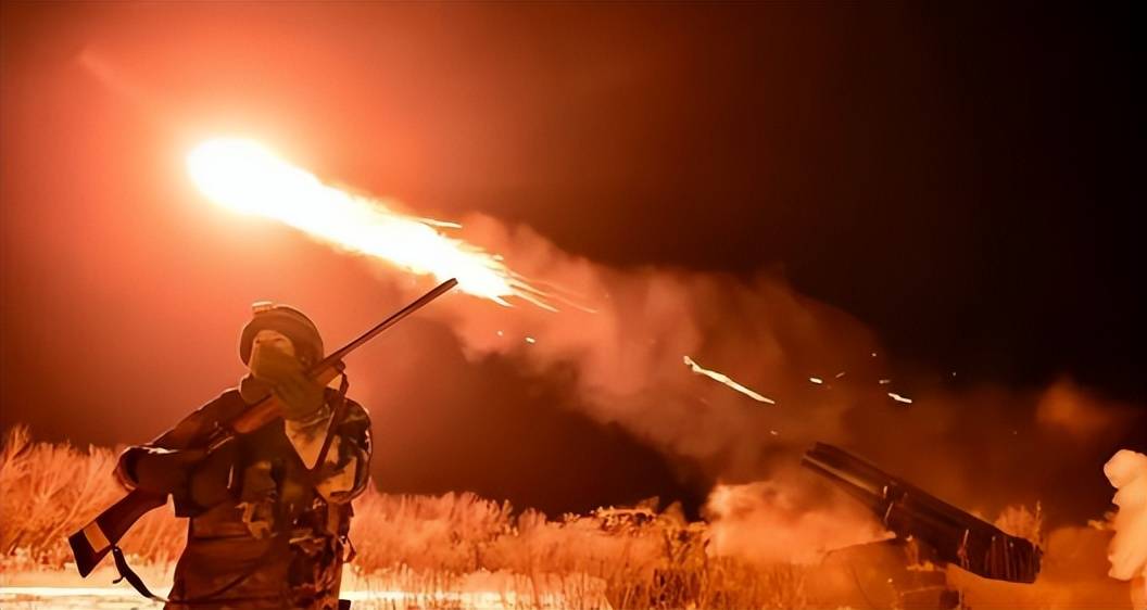 俄军先下手为强，深夜突袭波兰！导弹落入波兰大使馆