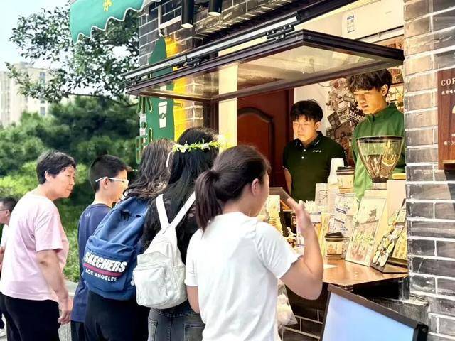 秋色满城 历下有约丨护城河畔美出圈！解锁历下限定秋日浪漫