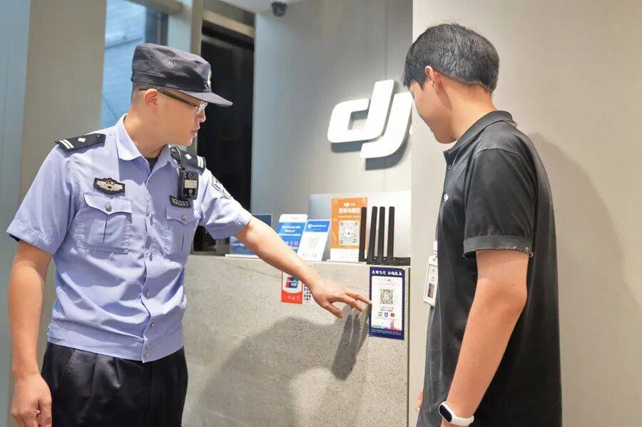 突然群发！大批上海市民收到警方短信！全市爆火网红已被锁定...有爸爸因孩子违规被罚款