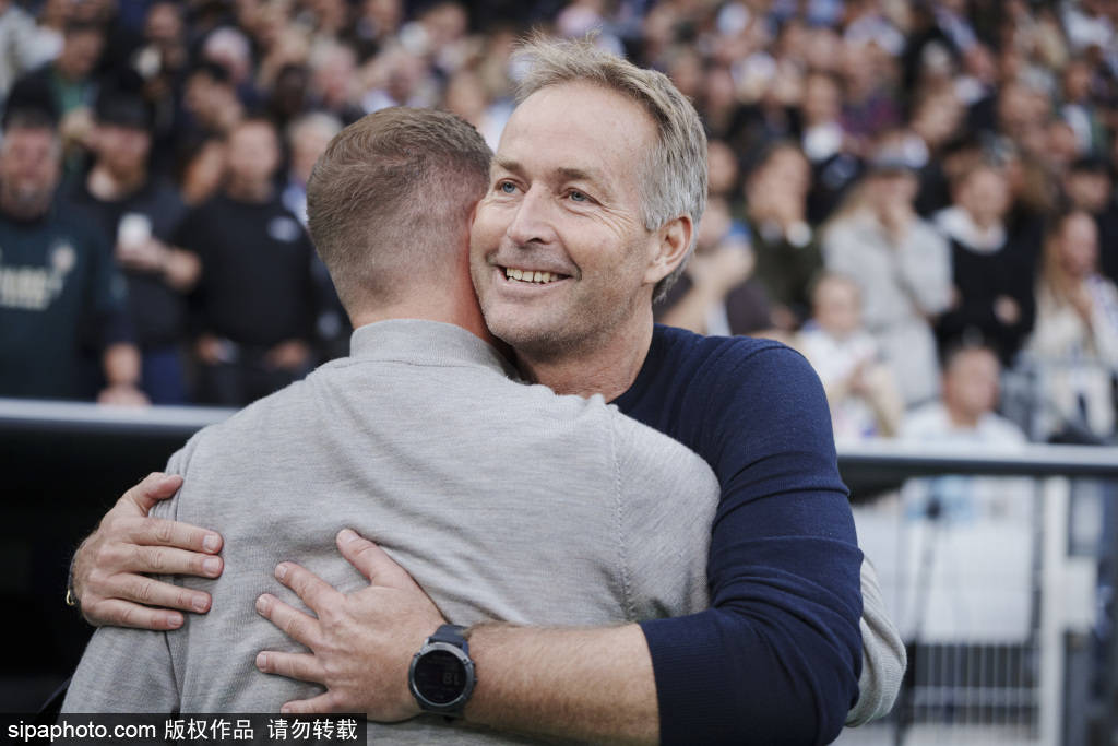 错判！足协评议：朱鹏宇被犯规应判点球，主裁维持不犯规决定错误