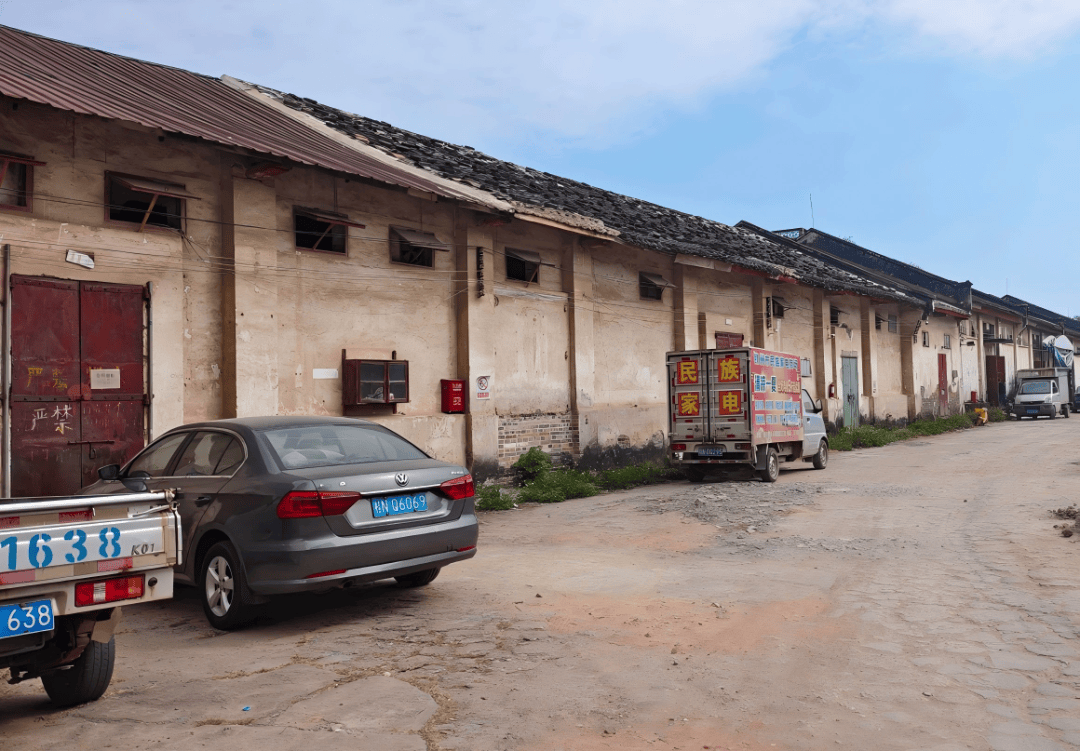 上大分！人民路上为人民