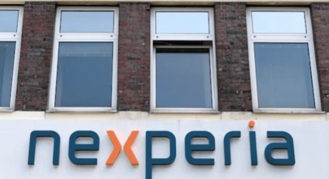 看到场面收不住了，荷兰终于着急了，用一切手段阻止中企转移业务