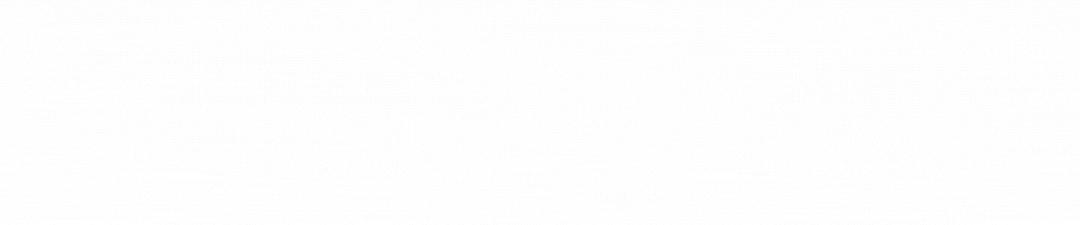 特朗普在航空母舰上演讲时当众搂住高市早苗，称美日“不打不相识”，高市面露笑容